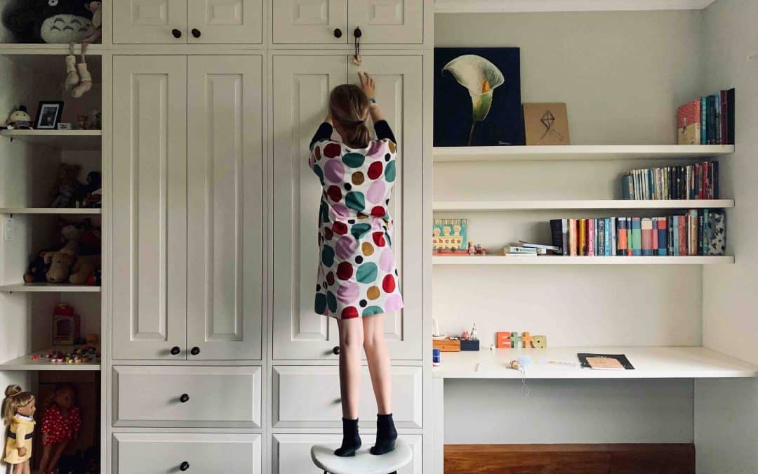 Van Hulst  Wardrobe