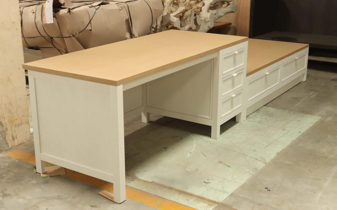 Holly  Desk